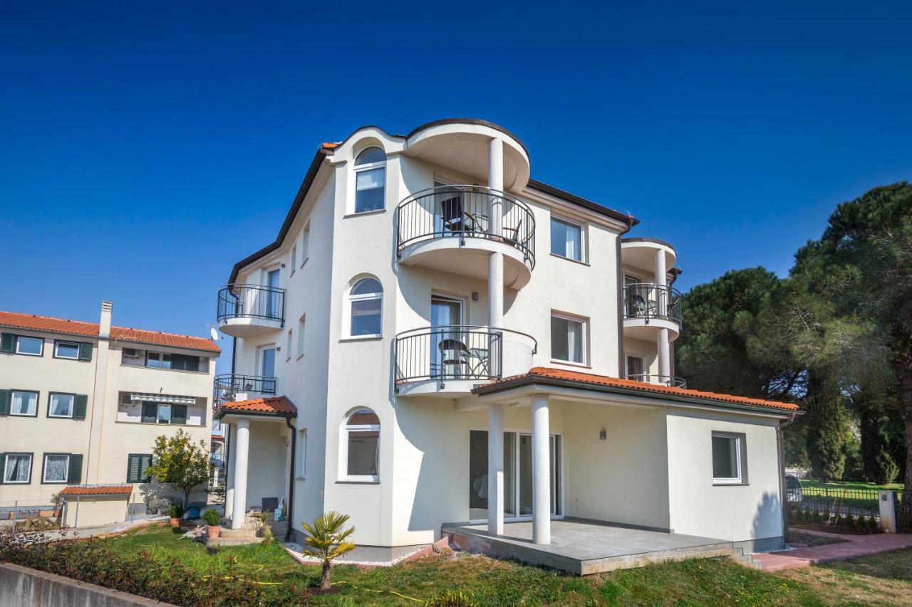 Pinia Apartment Medulin Exterior photo